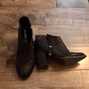 Size 7 Aldo ankle booties with block heel